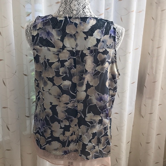 Simply Vera sheer floral layered V-neck tank - Picture 4 of 8
